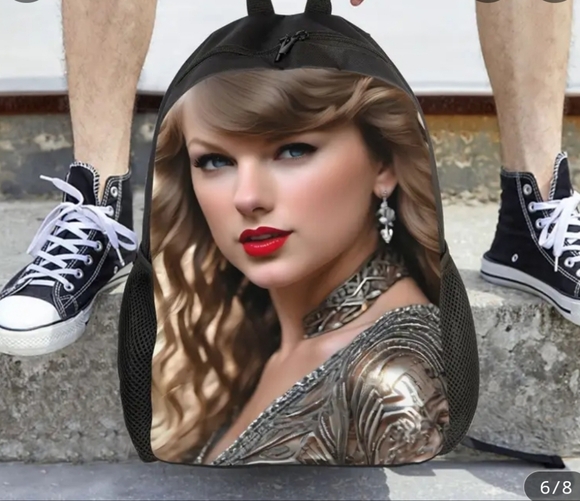 Taylor Swift backpack - Picture 4 of 6
